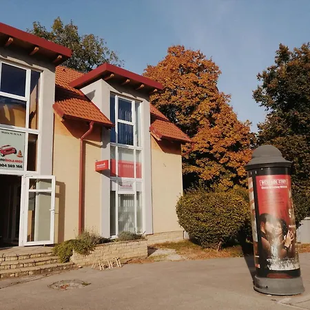 Pri Parku Apartment Sered'