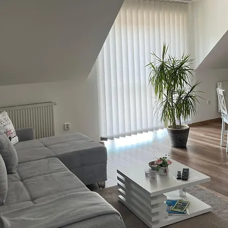 Διαμέρισμα Pri Parku *