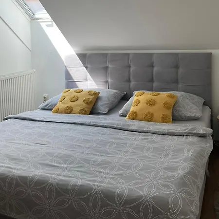 Pri Parku Apartment Sered'