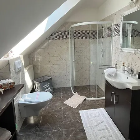 Apartment Pri Parku Sered'